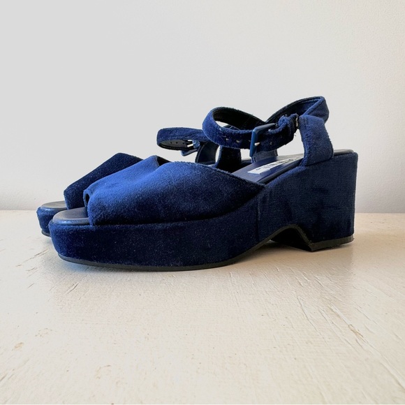 connie blue velvet platforms - Picture 6 of 11